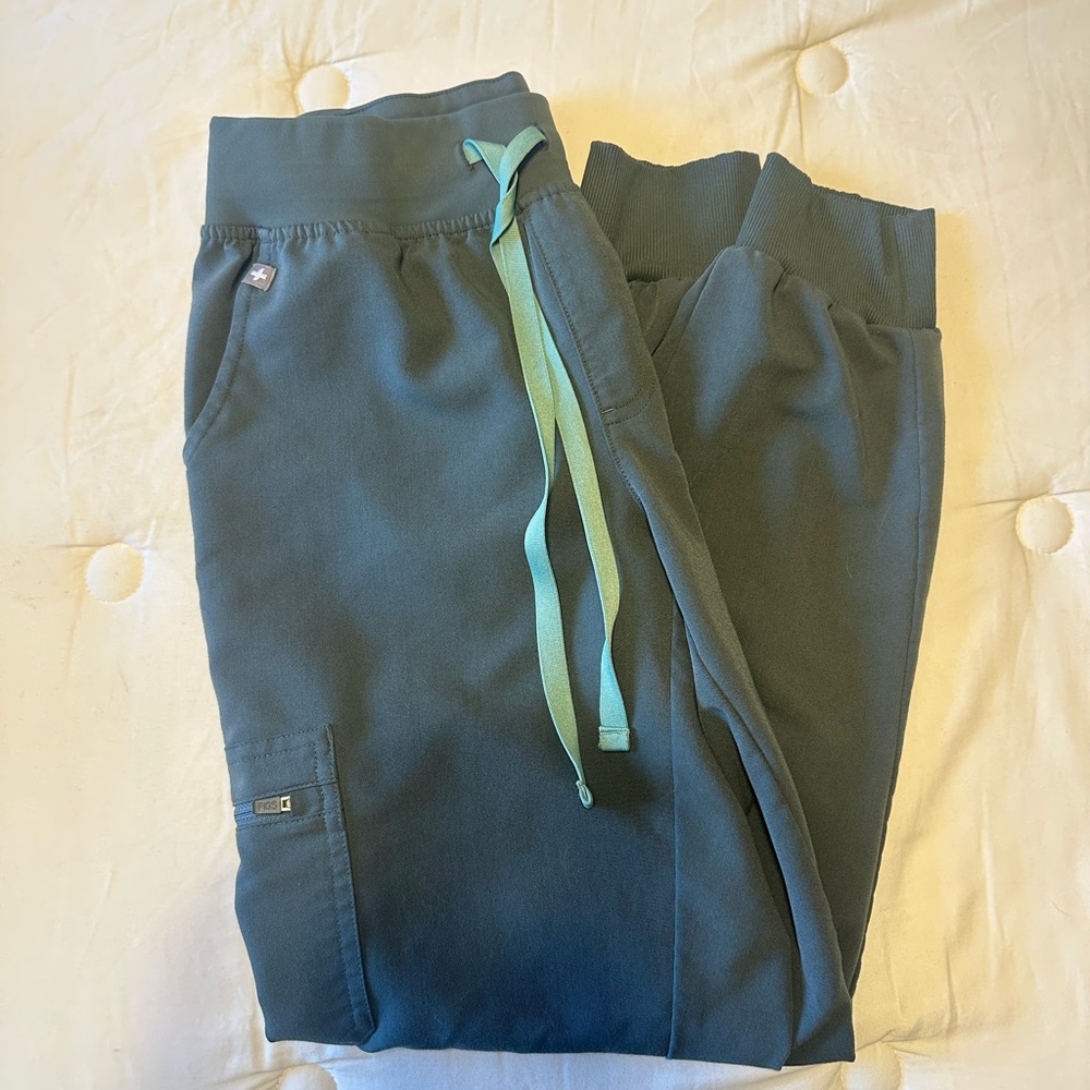 FIGS Zamora Jogger Scrub Pants